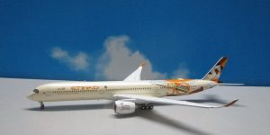 1:400 JC Wings XX4496A A350-1000XWB Etihad Airways 'Year of the 50th' Livery [Flap Down] A6-XWB