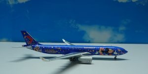 1:400 JC Wings XX4569 A330-300 China Eastern Disney Livery B-6120