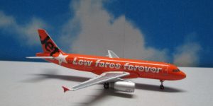 1:400 JC Wings XX4870 A320-200 Jetstar 10th Birthday '#jetstargeneration/Low fares forever' VH-VGF