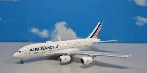 1:400 Aviation AV4287 A380-861 Air France [Detachable Gears] F-HPJJ