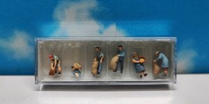 Preiser 10605 HO 1:87 At The Potato Harvest (6)