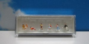 Preiser 75006 TT 1:120 School Children (7)